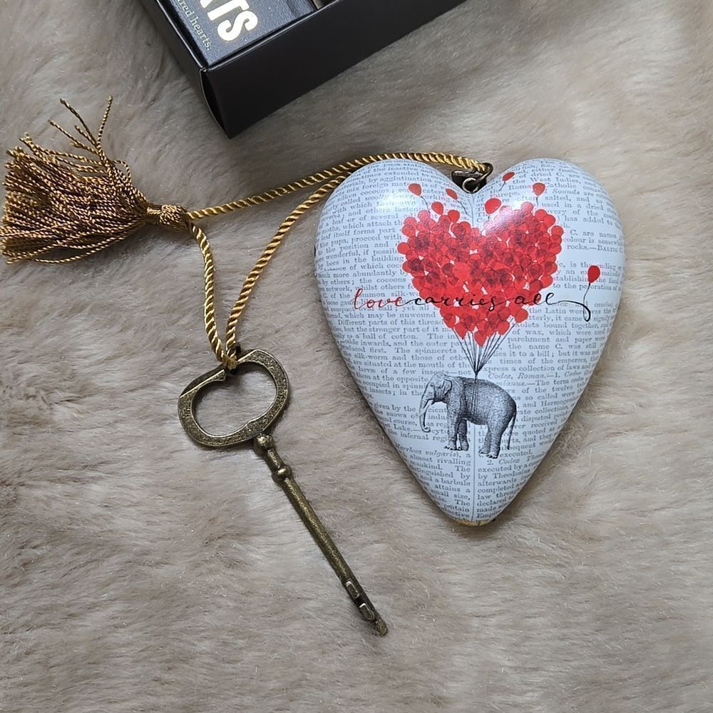DEMDACO ART HEARTS COLLECTION "LOVE CARRIES ALL" METAL ART HEART WITH KEY